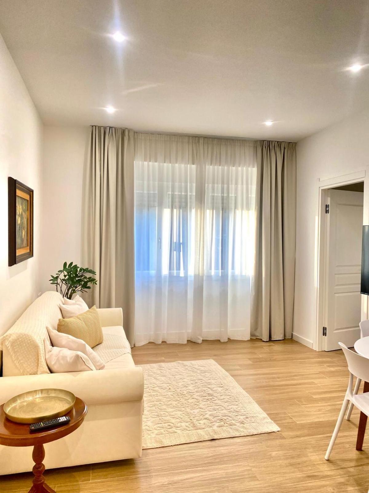 Feel Boutique Rooms Oristano Exterior photo